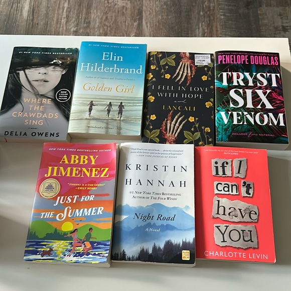 Book bundle - Picture 1 of 1